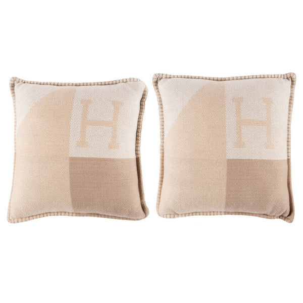 【極美品】 HERMES クッション H Casaque pillow ② Hermes Casaque H Pillow Marine and Acier