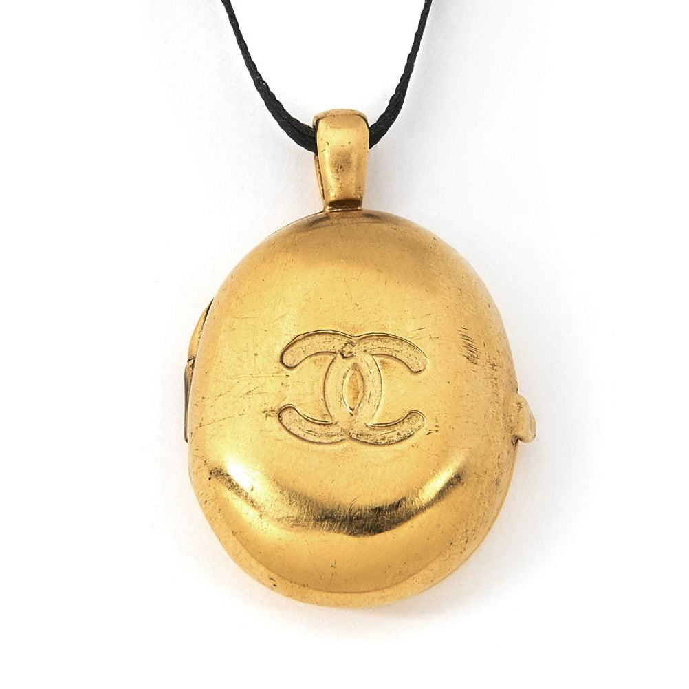 Chanel CC Mirror Medallion in Satin Ribbon Necklace
