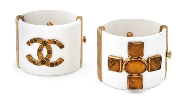 Chanel Pair of Cuff Bracelets in White and Orange Resin – Luxury