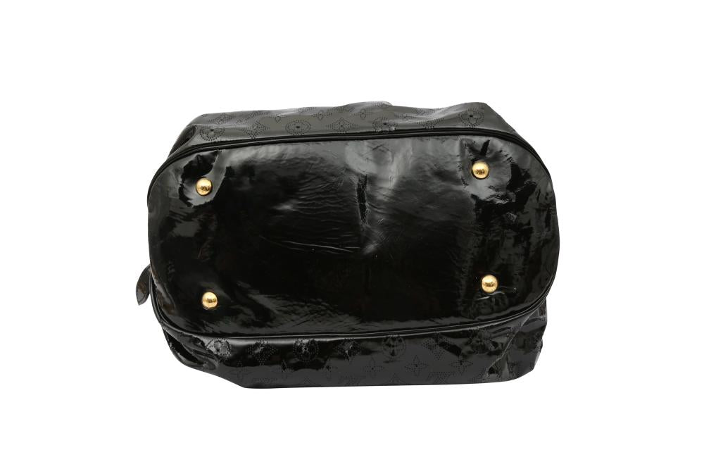 New Handbag- Louis Vuitton Mahina XL Hobo-- Bougee for less